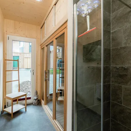 Chalet Detached Luxury Chalet With Wellness And Outdoor Jacuzzi At The Foot Of The Kreischberg